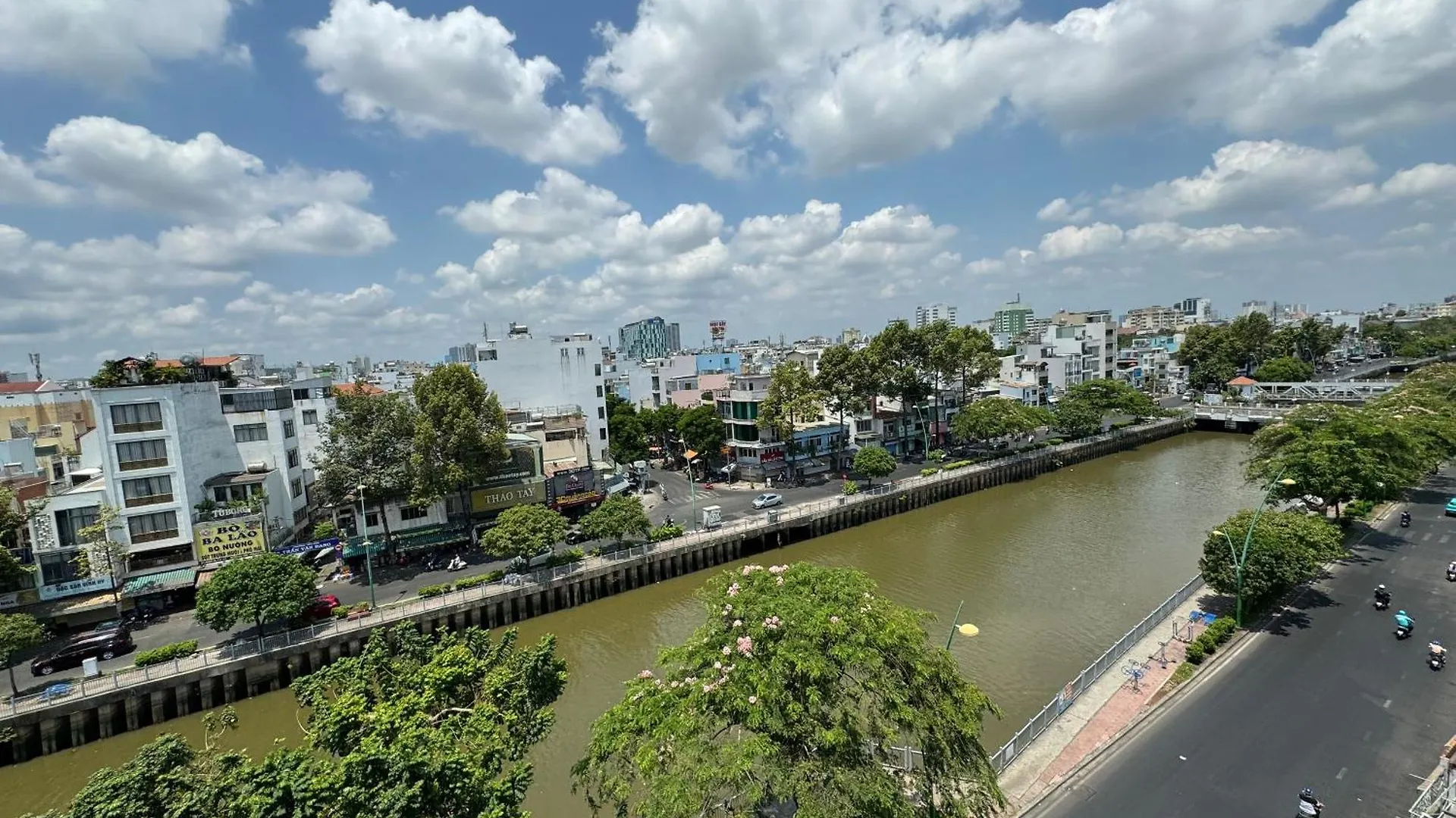 Aparthotel Dlux Saigon Condo Ho Chi Minh City